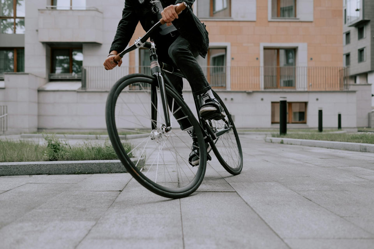 Blogbeitrag zum ThemaFahrrad richtig anschließen: Die häufigsten Fehler vermeiden